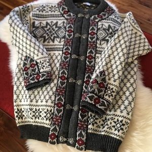 Beautiful Dale of Norway Sweater.